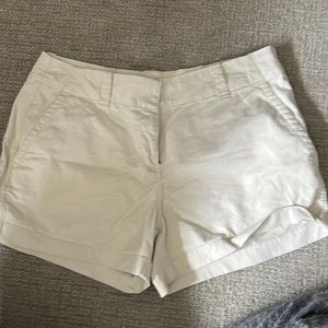 Vineyard Vines shorts like new. 3.5 inch inseam.